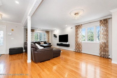 Welcome to 975 Lamont Avenue! Beautifully maintained legal - photo 7