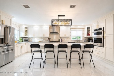 Welcome to 975 Lamont Avenue! Beautifully maintained legal - photo 8