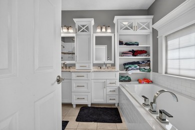 Enjoy beautiful waterfront views from this spacious home in - photo 19