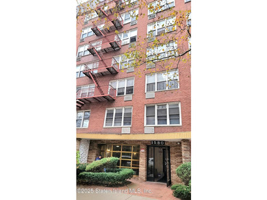 THIS 4TH FLOOR 1 BEDROOM SPACIOUS UNIT LOCATED IN WELL - photo 2