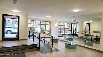 THIS 4TH FLOOR 1 BEDROOM SPACIOUS UNIT LOCATED IN WELL - photo 4