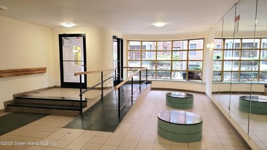 THIS 4TH FLOOR 1 BEDROOM SPACIOUS UNIT LOCATED IN WELL - photo 5