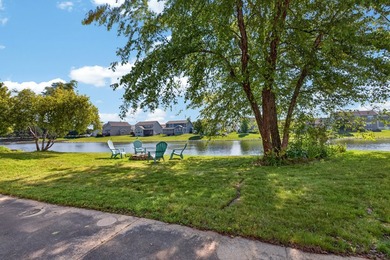 Enjoy beautiful waterfront views from this spacious home in - photo 41