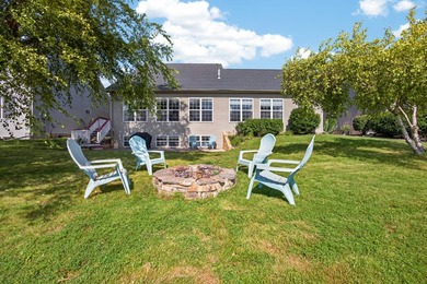 Enjoy beautiful waterfront views from this spacious home in - photo 45