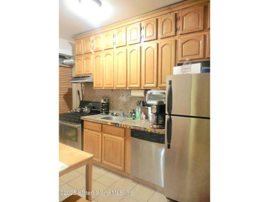 PRIME OCEAN PARKWAY LOCATION, JUST A FEW MINUTES FROM THE BEACH - photo 6