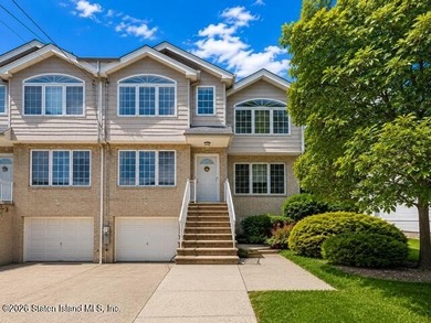 Welcome to 86 Burke Ave prime location beautiful townhouse - photo 1