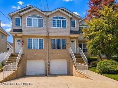 Welcome to 86 Burke Ave prime location beautiful townhouse - photo 2