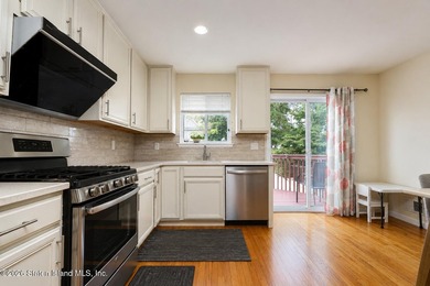Welcome to 86 Burke Ave prime location beautiful townhouse - photo 6