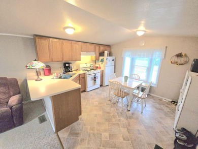 BACK ON THE MARKET!! Charming 2 bedroom 1 full bath home, fenced - photo 12