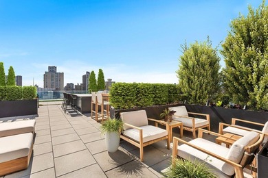 An intimate full-floor home, Residence 11 includes all the - photo 15