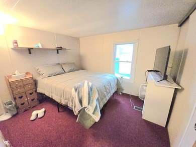 BACK ON THE MARKET!! Charming 2 bedroom 1 full bath home, fenced - photo 18