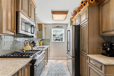 Enjoy one-level living in this beautiful Sayville Ranch - photo 23
