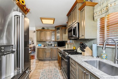 Enjoy one-level living in this beautiful Sayville Ranch - photo 25