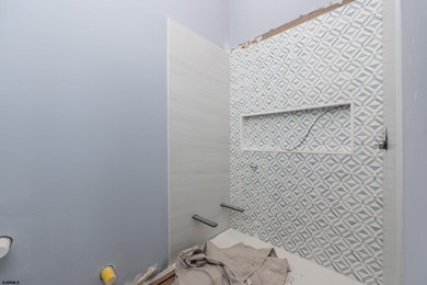 New oceanfront construction featuring 5 bedrooms and 5.5 baths - photo 10