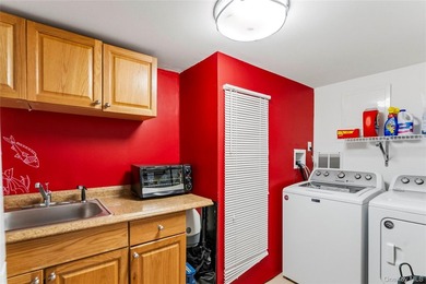 Enjoy one-level living in this beautiful Sayville Ranch - photo 33
