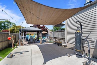 Enjoy one-level living in this beautiful Sayville Ranch - photo 40