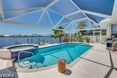 This amazing property located at the Britannia Lake is just - photo 44