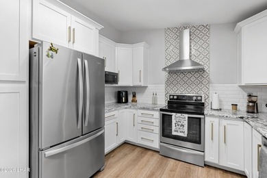 Experience a residence where exceptional maintenance meets - photo 17