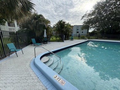 Renovated 1 bedroom 1 1/2 baths condo in Boca Raton can be - photo 25