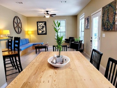 Cozy COASTAL COTTAGE on 1/2 acre lot in Historic Pt Washington - photo 5