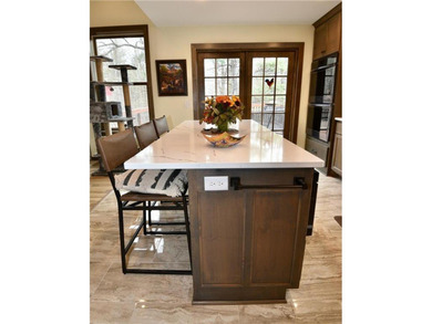 Gorgeous custom built 4 bed, 4 bath, 3+ car, 4,100+ square foot - photo 46