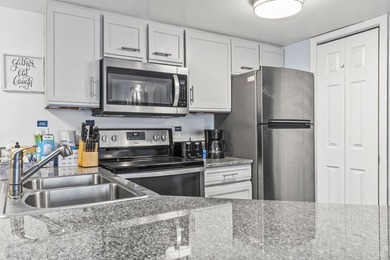 Ocean-view one-bedroom, one-and-a-half-bathroom condo with a - photo 6