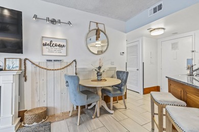 Ocean-view one-bedroom, one-and-a-half-bathroom condo with a - photo 7
