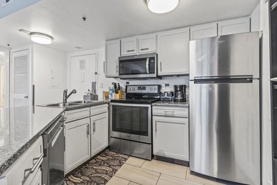 Ocean-view one-bedroom, one-and-a-half-bathroom condo with a - photo 8