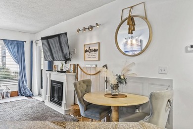 Ocean-view one-bedroom, one-and-a-half-bathroom condo with a - photo 10