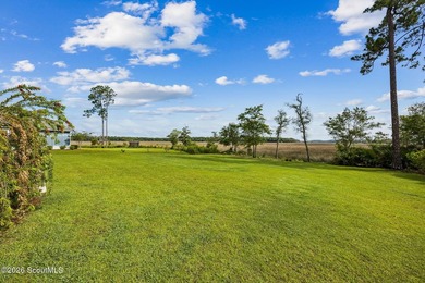 SHOWING LIKE A MODEL HOME, this exceptional custom-built - photo 47