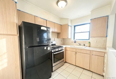 NO INTERVIEW Garden-Style 3 Bedroom Coop for Sale in Kew Garden - photo 9