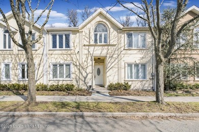Fully gut-renovated 3 bedroom home in heart of 10309. Features a - photo 2