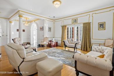 A truly irreplaceable offering on Todt Hill, this extraordinary - photo 8