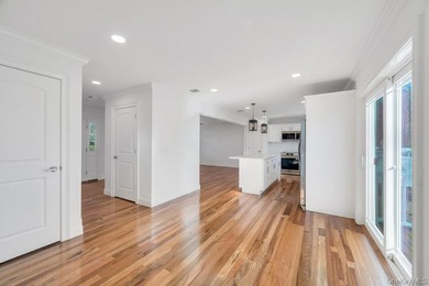 New energy efficient home, 6 bedrooms with 10 ft ceilings in - photo 7