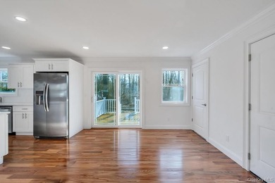 New energy efficient home, 6 bedrooms with 10 ft ceilings in - photo 8