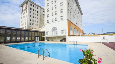 Updated one-bedroom condominium located in the iconic Flanders