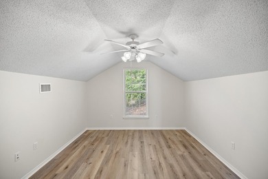 Welcome to this beautiful 4BR/3BA home tucked away on a quiet - photo 29