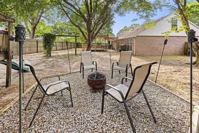 Welcome to this beautiful 4BR/3BA home tucked away on a quiet - photo 37