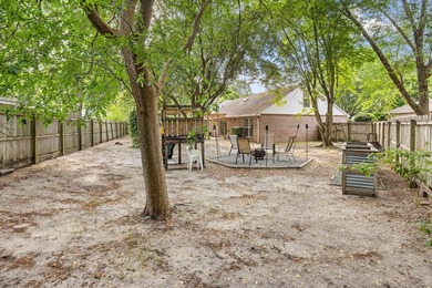 Welcome to this beautiful 4BR/3BA home tucked away on a quiet - photo 38