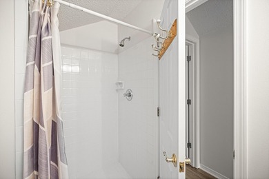 Welcome to this beautiful 4BR/3BA home tucked away on a quiet - photo 46