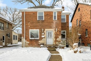 Lake Saint Clair Home For Sale in Detroit Michigan