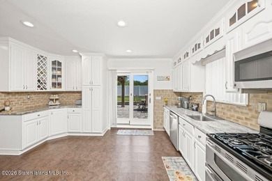 Welcome home to this classic 4-5 bedroom, 2 bath brick Colonial - photo 9