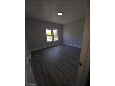 Prime opportunity to add this renovated 5-unit asset to your - photo 4