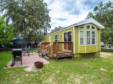 Cozy, Updated Cabin Retreat in KOA Oklawaha Campground - 15991 - photo 4