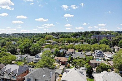 WELCOME TO THIS BEAUTIFUL & METICULOUSLY KEPT COLONIAL SITUATED - photo 4