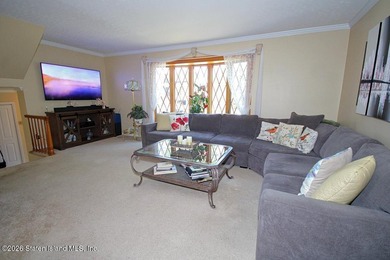 WELCOME TO THIS BEAUTIFUL & METICULOUSLY KEPT COLONIAL SITUATED - photo 9