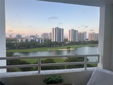 (private lake, pond, creek) Condo For Sale in Aventura Florida