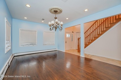 One of a kind 2-family CHC located in prestigious Dongan Hills! - photo 2