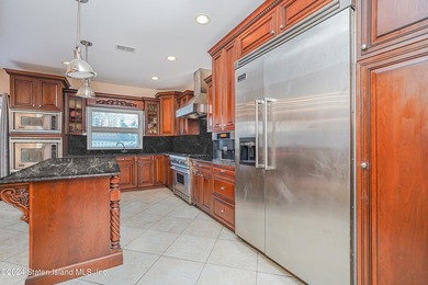 One of a kind 2-family CHC located in prestigious Dongan Hills! - photo 4