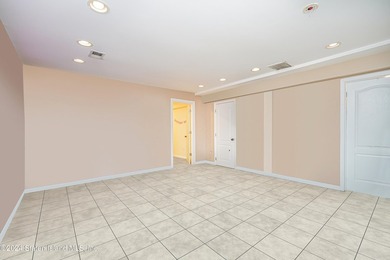 One of a kind 2-family CHC located in prestigious Dongan Hills! - photo 8